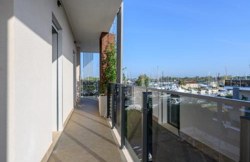 Isola Sacra Apartment | Tiber Terrace Retreat - Free Parking, Wi-Fi & Netflix