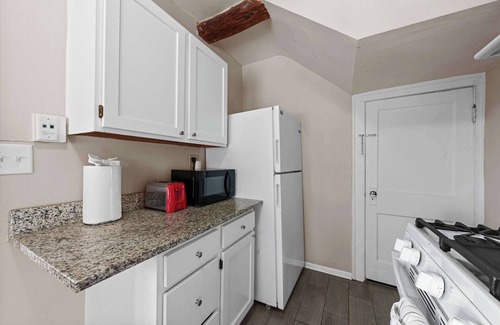 Clintonville House | Tibet Twins Suites – For 12!