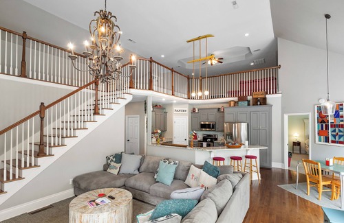 Houston House | Ticket to Paradise- Two story dock! Fire pit for night fun!