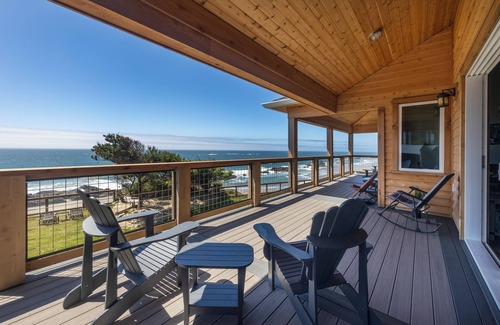 Seal Rock House | Tidal Treasure, Sleeps 12, Game Room, Oceanfront, Hot Tub, BBQ, Beach Access