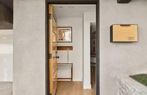 El Porto Apartment | Tide House - Unit E - Modern Seaside Studio w Parking