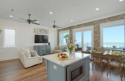 Laguna Beach Estates House | "Tide Life" - Perfect Sized Family Beach House