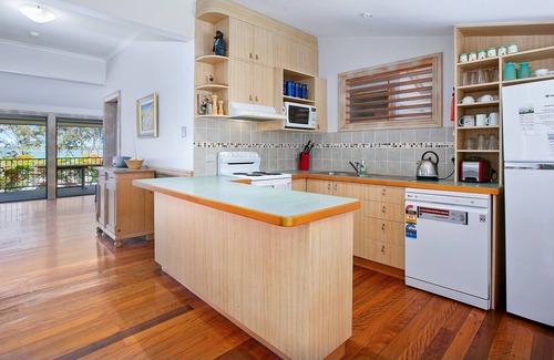 Tin Can Bay House | Tide watcher at Tin Can Bay