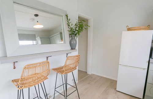 Trearddur Bay Cottage | Tideaway - a coastal that sleeps 4 guests in 2 bedrooms