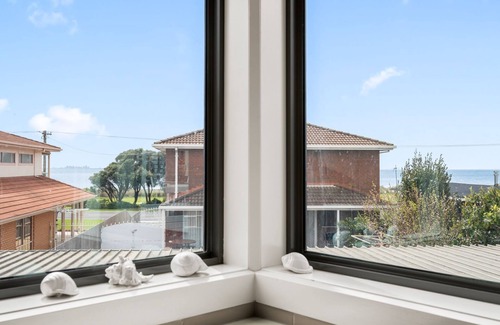 Indented Head House | Tides Edge - Your Coastal Retreat One Street from the Beach