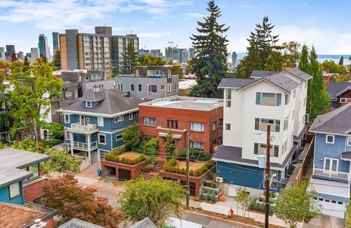 Capitol Hill Apartment | Tides of Seasmoke Suite