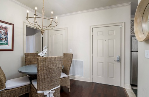 Tuscaloosa Condo | TideSide: Your Premier 2-Bedroom Retreat Near Campus & Stadium