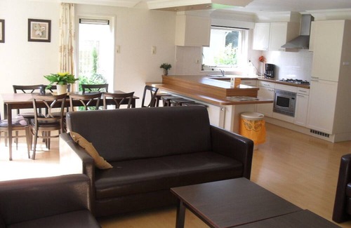 Lochem House | Tidy holiday home with dishwasher