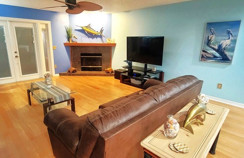 Tierra Verde House | Tierra Verde Island 2 bedroom 2.5 bath Townhome within minutes to 4 beaches.....