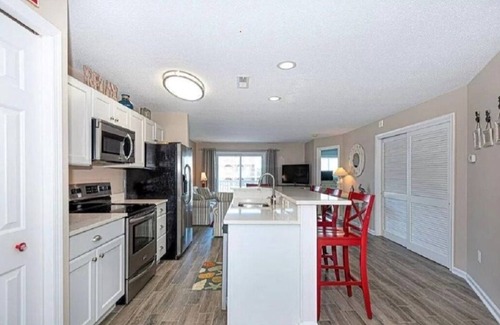 Midtown Ocean City House | Tiffanie by the Sea Ocean Block with pool