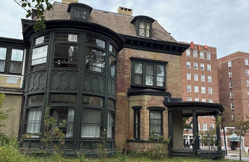 Newburgh Apartment | Tiffany Suite in Historic Newburgh, NY