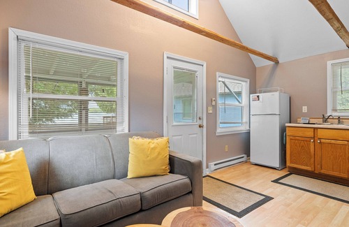 Baileys Harbor Cabin | Tiger Lily Cabin on Kangaroo Lake- Dog Friendly, playground, fire pit