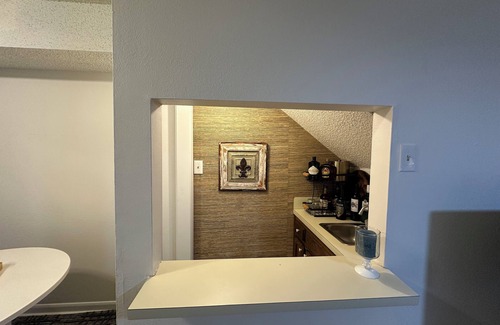 Highlands - Perkins Condo | Tigerland - Walking Distance to LSU