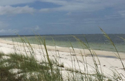 Carrabelle Apartment | TigerMinnow @ Cole's Lodge