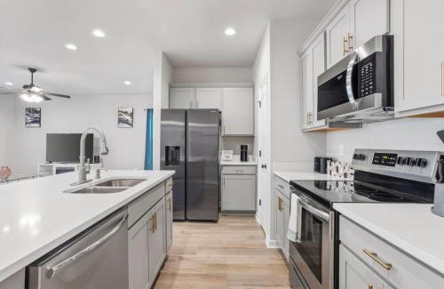 Highlands - Perkins House | Tigers Lair Bungalow by LSU Baseball Park - CB1030