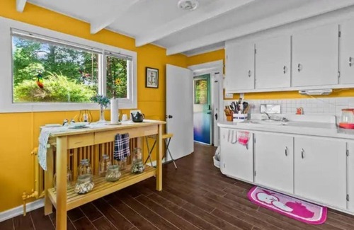 Carbonear House | Tigh-Na-Mara 4BR + Scandinavian HotSoak by the Sea