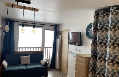 Val Claret Apartment | Tignes Val Claret, apartment with separate bedroom at the foot of the slopes
