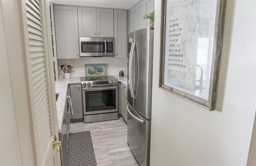 Fort Walton Beach Condo | Tiki Beach 33 Directly on the Beach, private balcony. Wow best place in the area