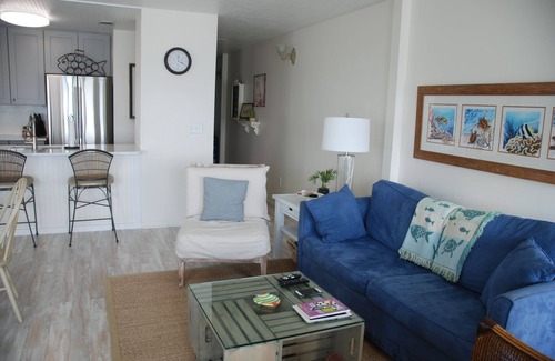 Fort Walton Beach Condo | Tiki Beach 33 Directly on the Beach, private balcony. Wow best place in the area