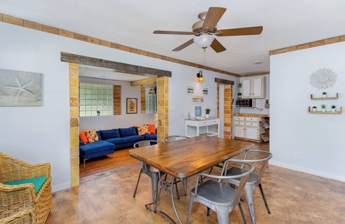 Southeast Pensacola House | Tiki Time Pool Home in Pensacola