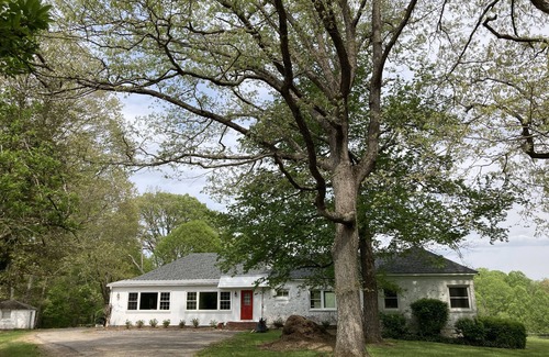 Mills River House | Tilt'n B Farm - Main House w/Horses, Views, Tennis, Trails, Fire Pit