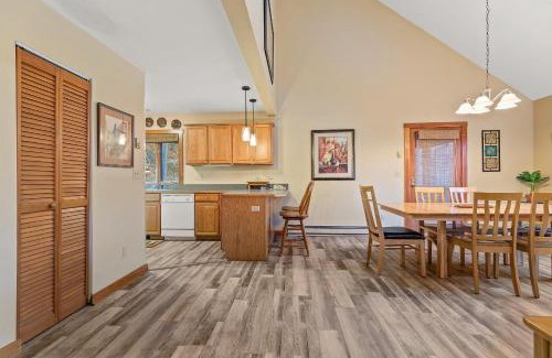 Chestnut Springs House | Timber Camp Hideaway with Wintergreen Advantage