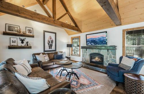 Talmont House | Timber Grove at Tahoe Park - Gorgeous 4BR Cabin - Tahoe Park HOA, Pets OK, Near Skiing