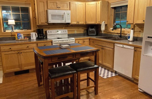 Cohocton Cabin | Timber Haven - Serene log home getaway with AC, Wi-Fi in NY Finger Lakes
