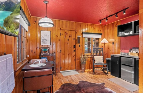 Colorado Springs Cabin | Timber Lodge Cabin #18