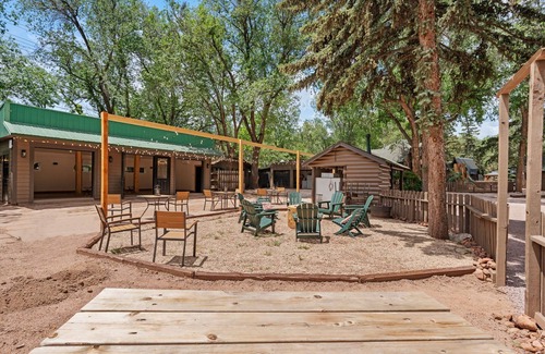 Colorado Springs Cabin | Timber Lodge Cabin 15