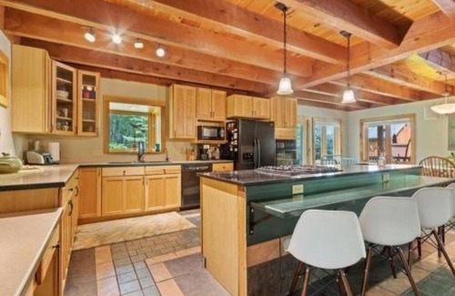 Carlsville House | Timber Lodge on Large Wooded Lot mid Door County