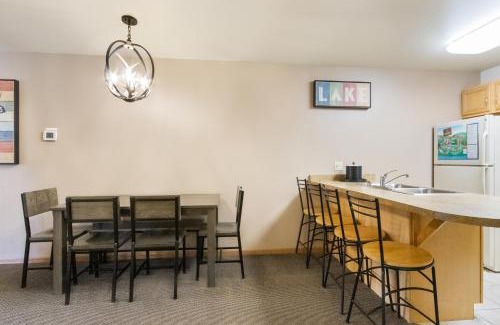 Lake Geneva Hotel | Timber Ridge Lodge and Waterpark