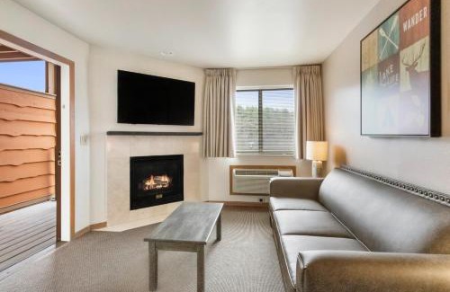 Lake Geneva Hotel | Timber Ridge Lodge and Waterpark