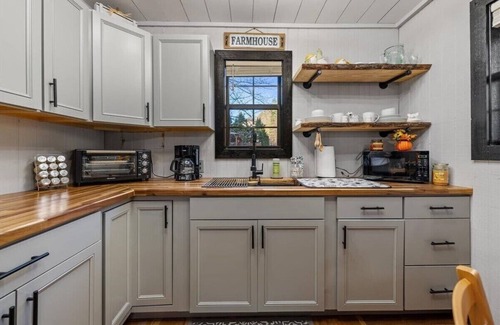 Suches Cabin | *Timber & Tin 2*Cabin|Couples Getaway|Creek|HotTub