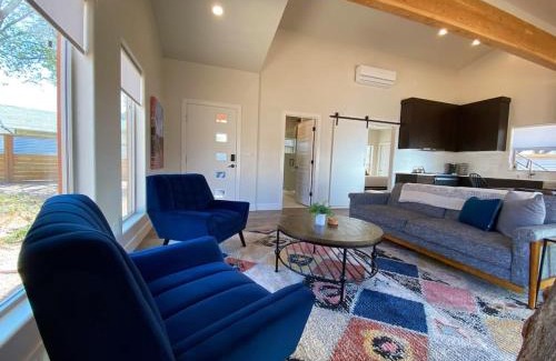 Kanab House | Timber & Tin B 1Bed 1Bath w Pool & Rooftop Deck
