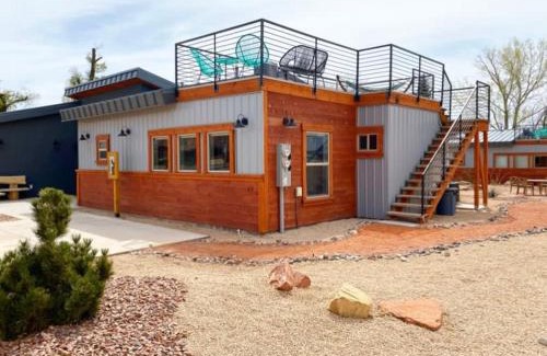 Kanab House | Timber & Tin F 2Bed 2Bath w Pool & Rooftop Deck