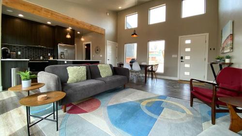 Kanab House | Timber & Tin F 2Bed 2Bath w Pool & Rooftop Deck
