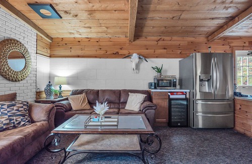 Ellicottville Cabin | Timberline Lodge - Downtown Ellicottville - Room 301