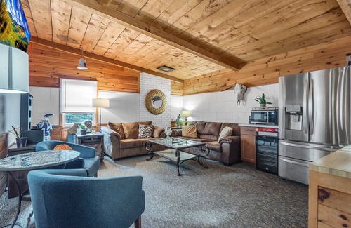 Ellicottville Cabin | Timberline Lodge - Downtown Ellicottville - Room 301