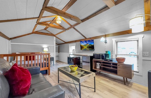 Ellicottville Ski Chalet | Timberline Lodge - Ski Wing - Charming chalet in downtown Ellicottville