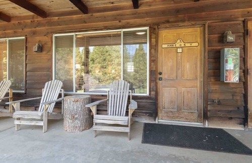 Springville House | Timberline Retreat Camp Nelson Lodge #3