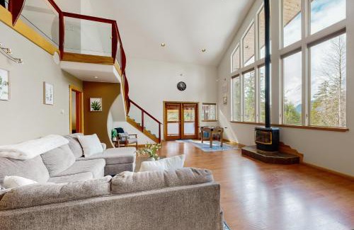 Alyeska House | Timberline Tranquility