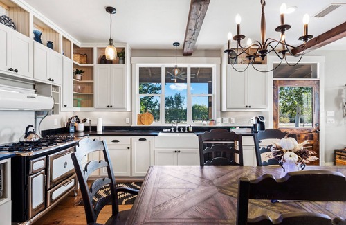 Grapetown Bed & Breakfast | TimberRose B&B