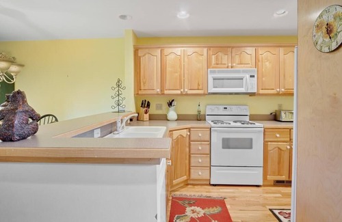 Foscoe Resort | Timbers G-1- Mountain Condo, Gated Resort, Indoor/Outdoor Pools and Hot Tub, Fitness Area, Fishin.