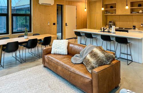 Burley House | Timbers & Tides
