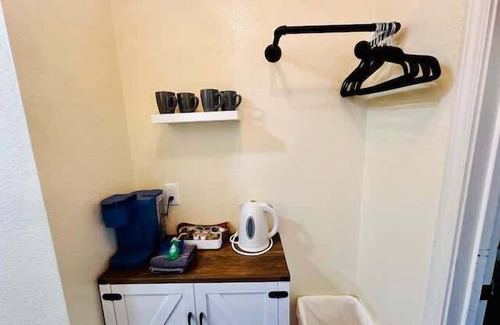 North Fork Apartment | Timberview Suite-Hot Tub-Forest Views-Sleeps 2