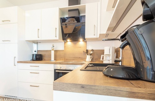 Wangerland Apartment | "Time out by the sea" ; Luxurious vacation apartment, close to the beach with a view of the countryside