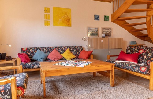 Harlesiel House | Time unwind: The townhouse is located behind the dike and has for d