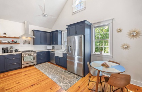 Downtown Charleston Apartment | Timeless 2 BR Home | Heart of Charleston