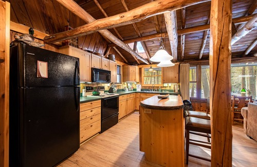 Grayling Cabin | ♣ Timeless Charm 3BDR Whirlpool River Lodge